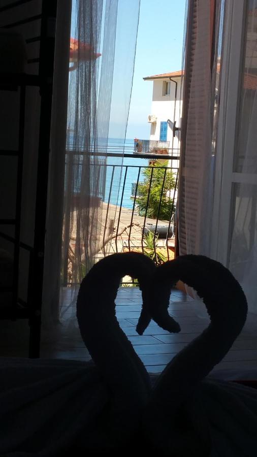 A Due Passi Dal Mare Acomodação com café da manhã Acquappesa Exterior foto